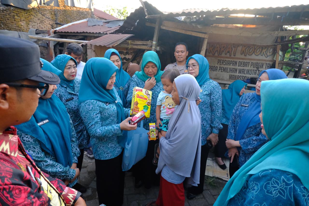 Beri Bantuan, PKK Gowa Fokus Penanganan Stunting di Somba Opu