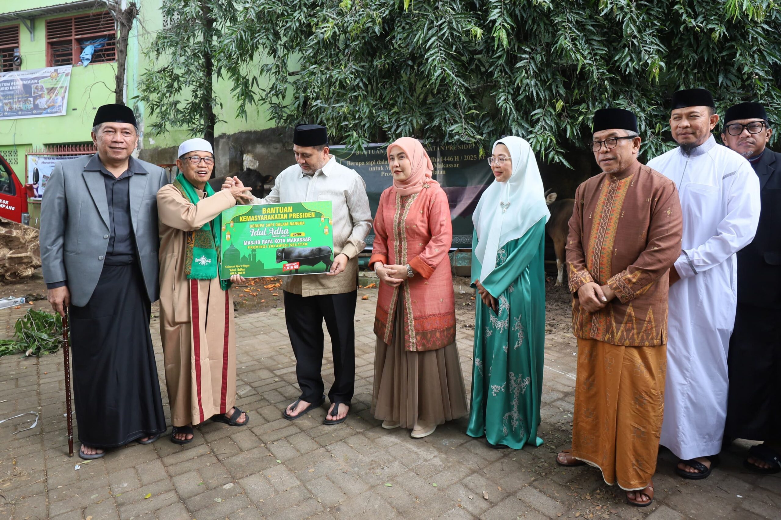 Wali Kota Makassar Bareng Ketua TP PKK Hadiri Festival Kurban 2025 Oleh Bosowa Peduli