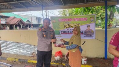 Polsek Manggala Rayakan Iduladha dengan Berbagi Daging Kurban