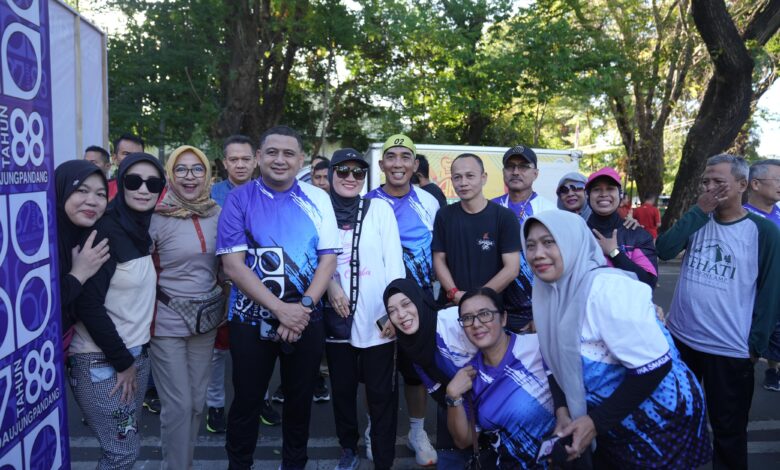 Munafri Lepas Peserta Jalan Sehat Senam & Baksos IKA SMADA 88