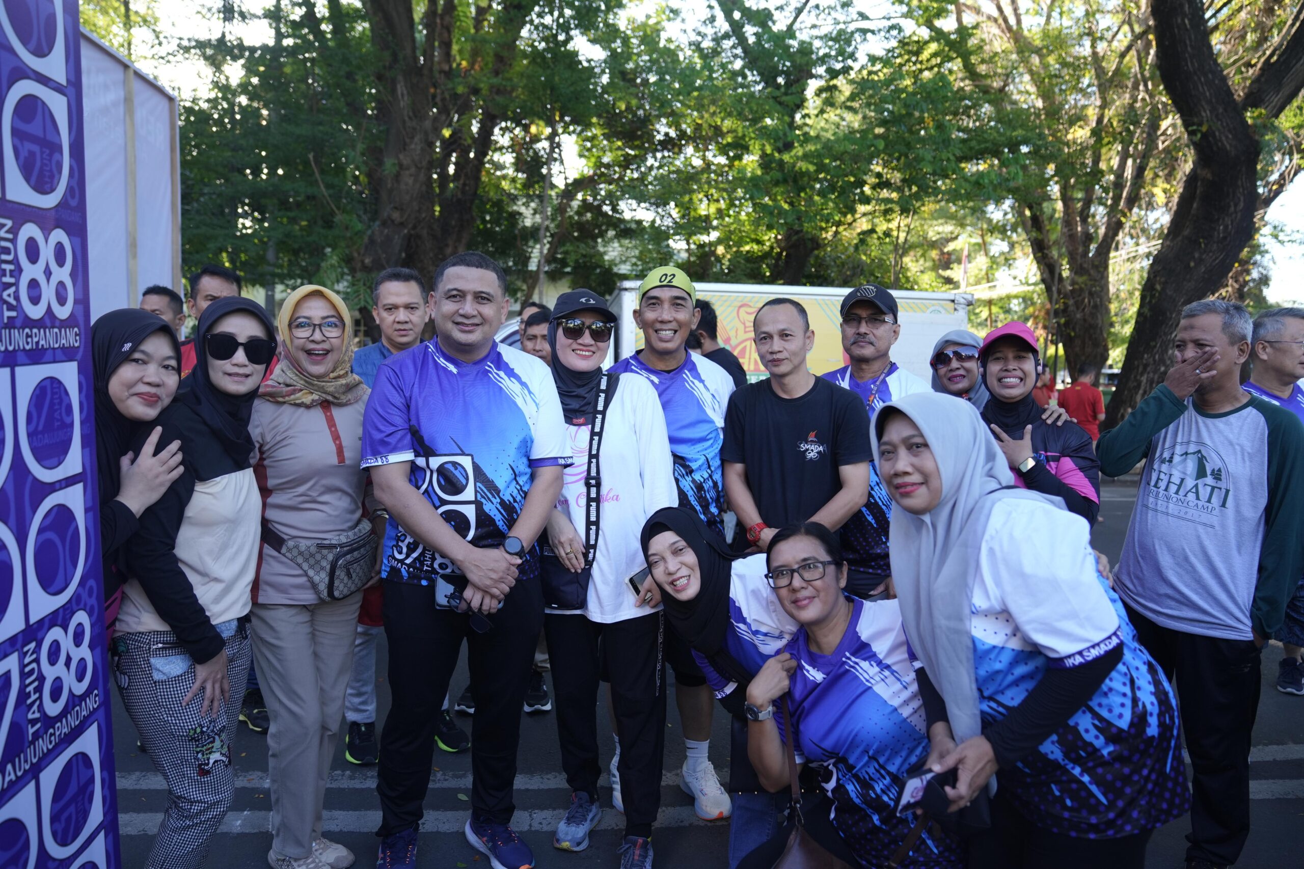 Munafri Lepas Peserta Jalan Sehat Senam & Baksos IKA SMADA 88