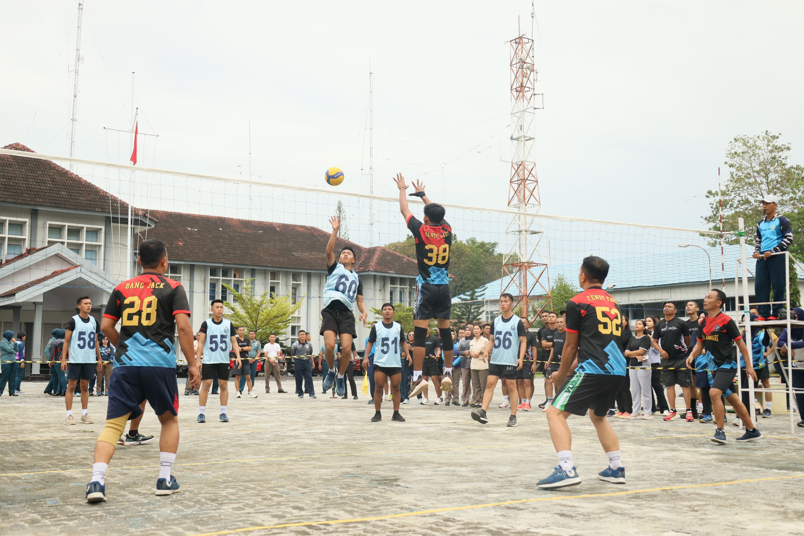 Dalam Rangka HUT Ke 75 Lantamal VI Gelar Pertandingan Bola Voli Antar Satker