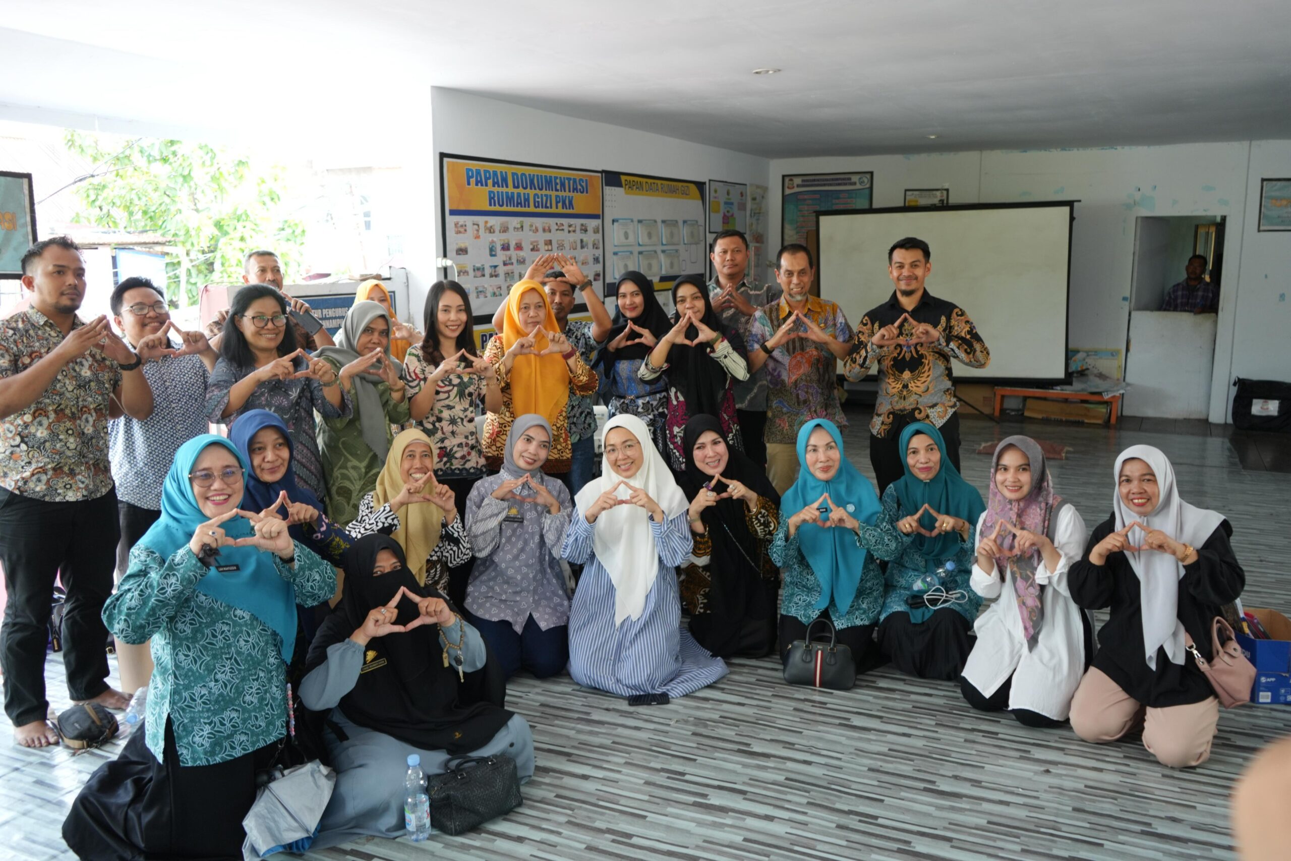 Melinda Aksa Tinjau Kelurahan Pannampu Jelang Penilaian Lomba Kelurahan Terpadu Tingkat Provinsi
