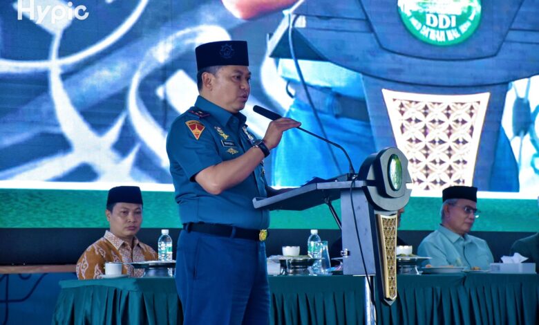 Danlantamal VI Makassar Menghadiri Acara Wisuda Tahfizh Alquran Ponpes DDI Mangkoso TA 2024/2025 M