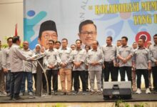 Aksa Mahmud Lantik Wabup Darmawangsyah Muin Ketum DPP IKA STEMZHA