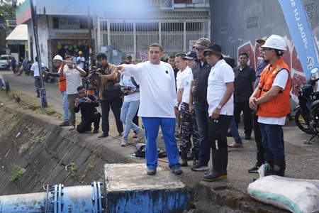 Hari Lingkungan Hidup Sedunia: Munafri Pimpin Aksi Bersih Kanal Jongaya dan Pasar Pabaengbaeng