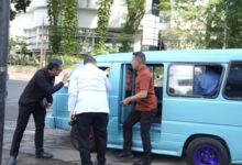 Munafri Bersama Wamendagri Bima Arya Naik Pete-Pete Sidak Damkarmat, dan Naik Becak Pantau Layanan Publik