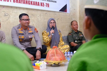 Pemkab Gowa Bersama TNI Polri dan HMI Bersinergi Berikan Bantuan Perlengkapan Sekolah Ke Panti Asuhan