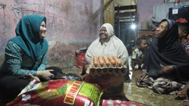 PKK Gowa Kembali Salurkan Bantuan Pangan kepada KME di Somba Opu