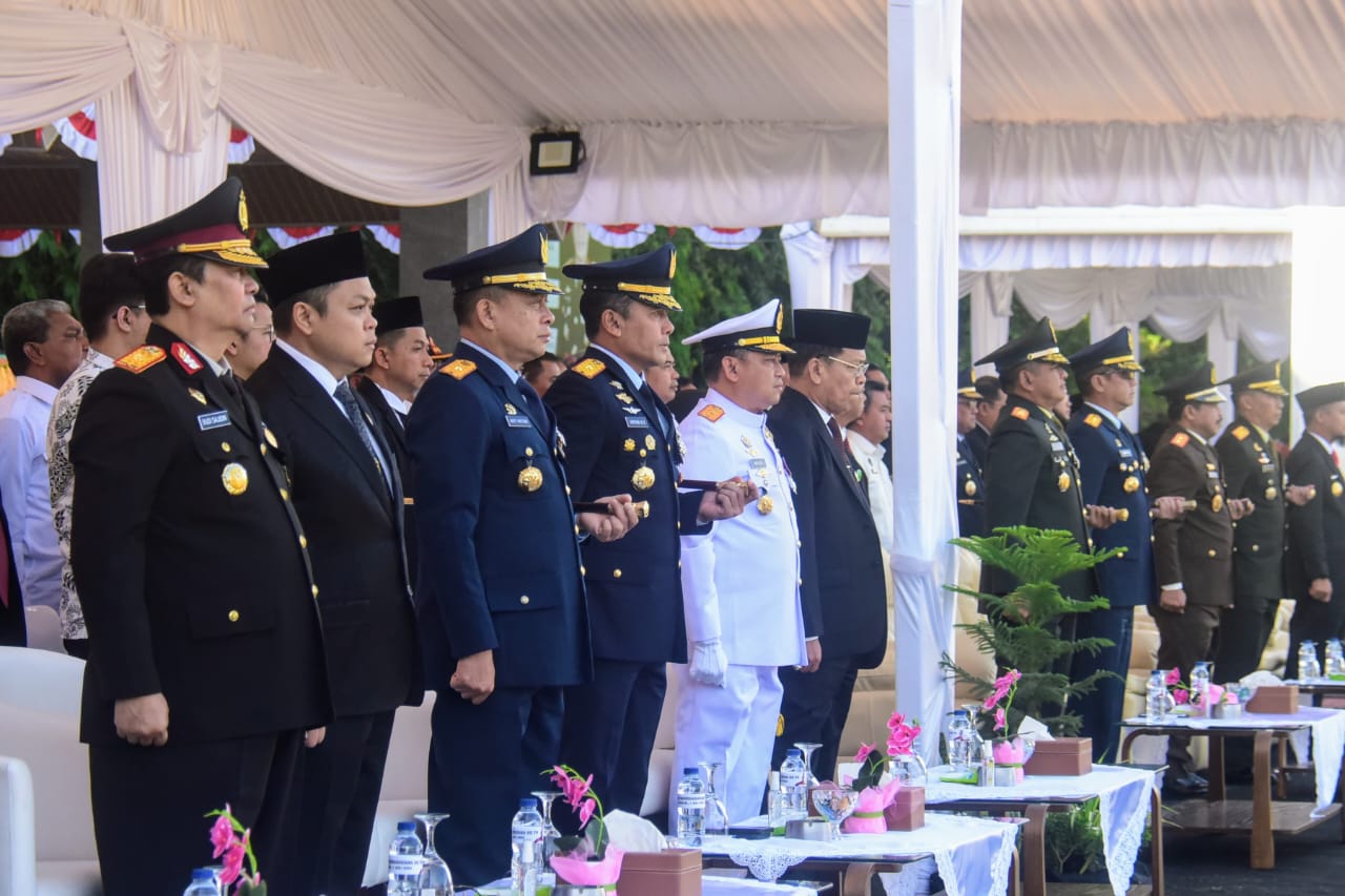 Danlantamal VI Makassar Hadiri Upacara Peringatan Hari Bhayangkara Ke-79 Tahun 2025