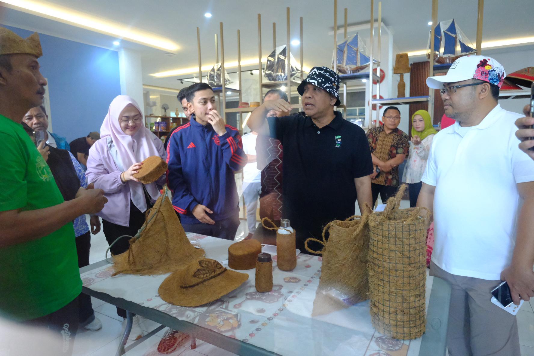 Wabup Gowa Kenalkan Produk Khas Daerah ke Ketua MPR RI
