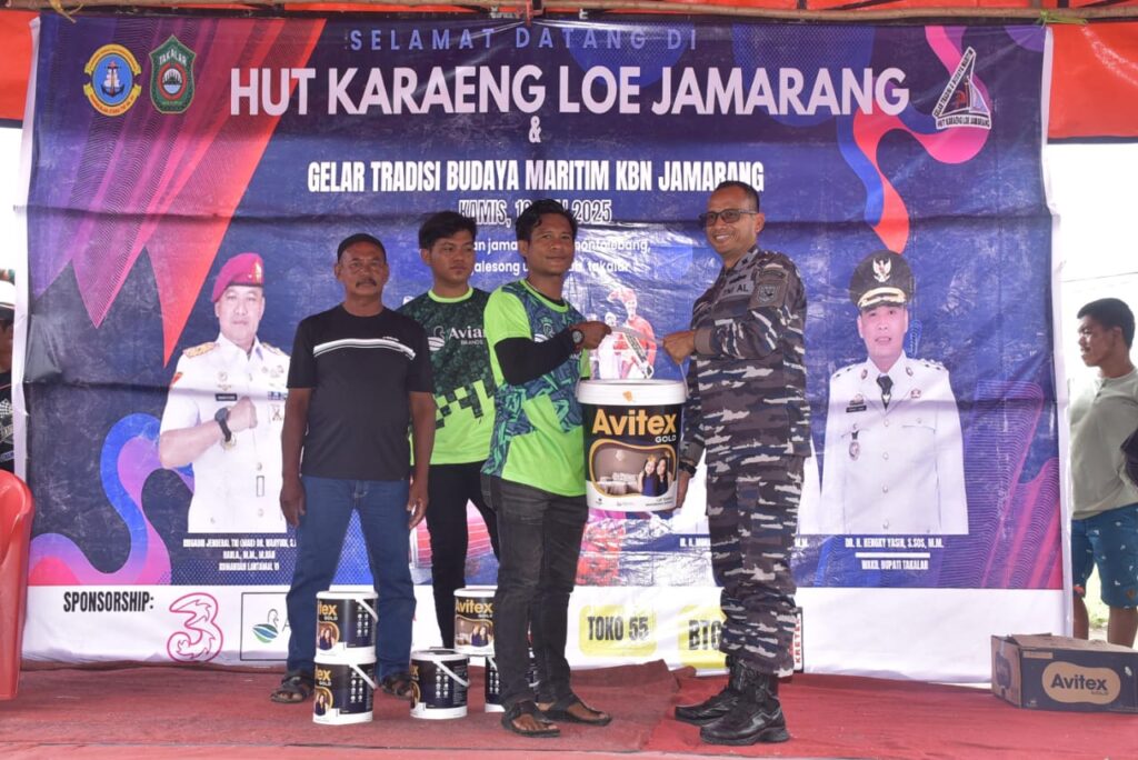 Wadan Lantamal VI Hadiri Semarak Pesta Rakyat Nelayan HUT Karaeng Loe Jamarang Tahun 2025 di KBN Jamarang