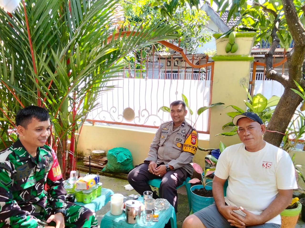 Bhabinkamtibmas dan Babinsa Perkuat Sinergitas dalam Harkamtibmas di Wilayah Kelurahan Bitowa