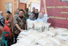 Pemkab Gowa bersama Bulog Mulai Salurkan Bantuan Pangan Beras ke Masyarakat