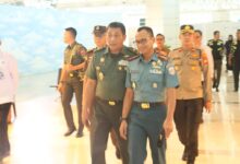 Wadan Lantamal VI Hadiri Acara Penyambutan Transit Kepala BNN di Bandara Sulhas
