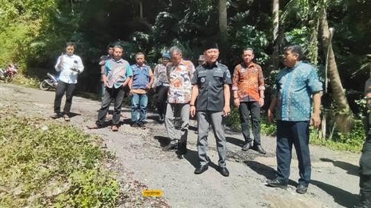 Bupati Natsir Minta BPBD dan Dinas PUTR Selayar Gerak Cepat Tangani Jalan Longsor di Dusun Ra'ra
