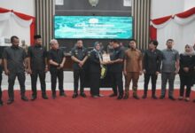 Bupati Gowa Serahkan Ranperda RPJMD 2025–2029 dan LPJ APBD 2024