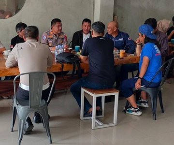 Kasat Lantas Polres Bone Ngopi Bareng Para Insan Jurnalis Bone