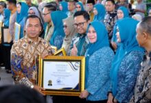 Dukung Program Bangga Kencana, Ketua TP PKK Gowa Raih Penghargaan dari Kemendukbangga