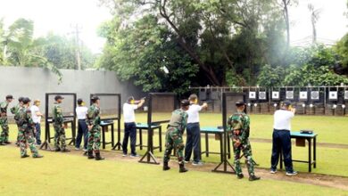 Asah Kemampuan, PJU dan Kasatker Lantamal VI Latihan Menembak Pistol