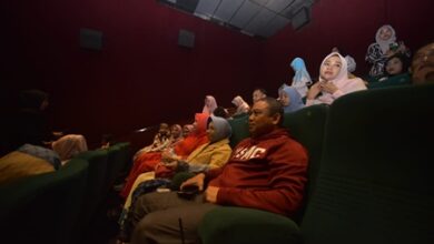 Danlantamal VI Beserta Ketua Korcab VI DJA II Bersama Masyarakat Kota Makassar Nobar Film Believe