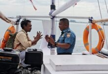 Pastikan Siap Berlayar, Lantamal VI Makassar Cek Kesiapan Perahu Sandeq Korpala Unhas