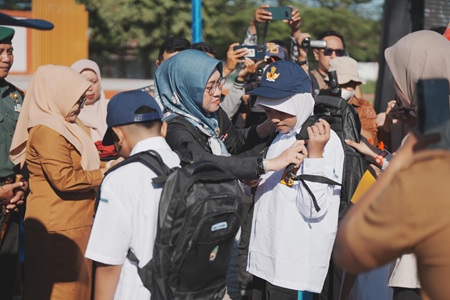 Wujudkan Program Prioritas, Hati Damai Mulai Salurkan Bantuan Seragam Sekolah Gratis Bagi Siswa SD dan SMP