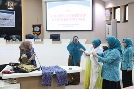 Pokja III TP PKK Makassar Fasilitasi Penguatan Usaha Busana Fesyen Lokal, Libatkan Bank dan Desainer Nasional
