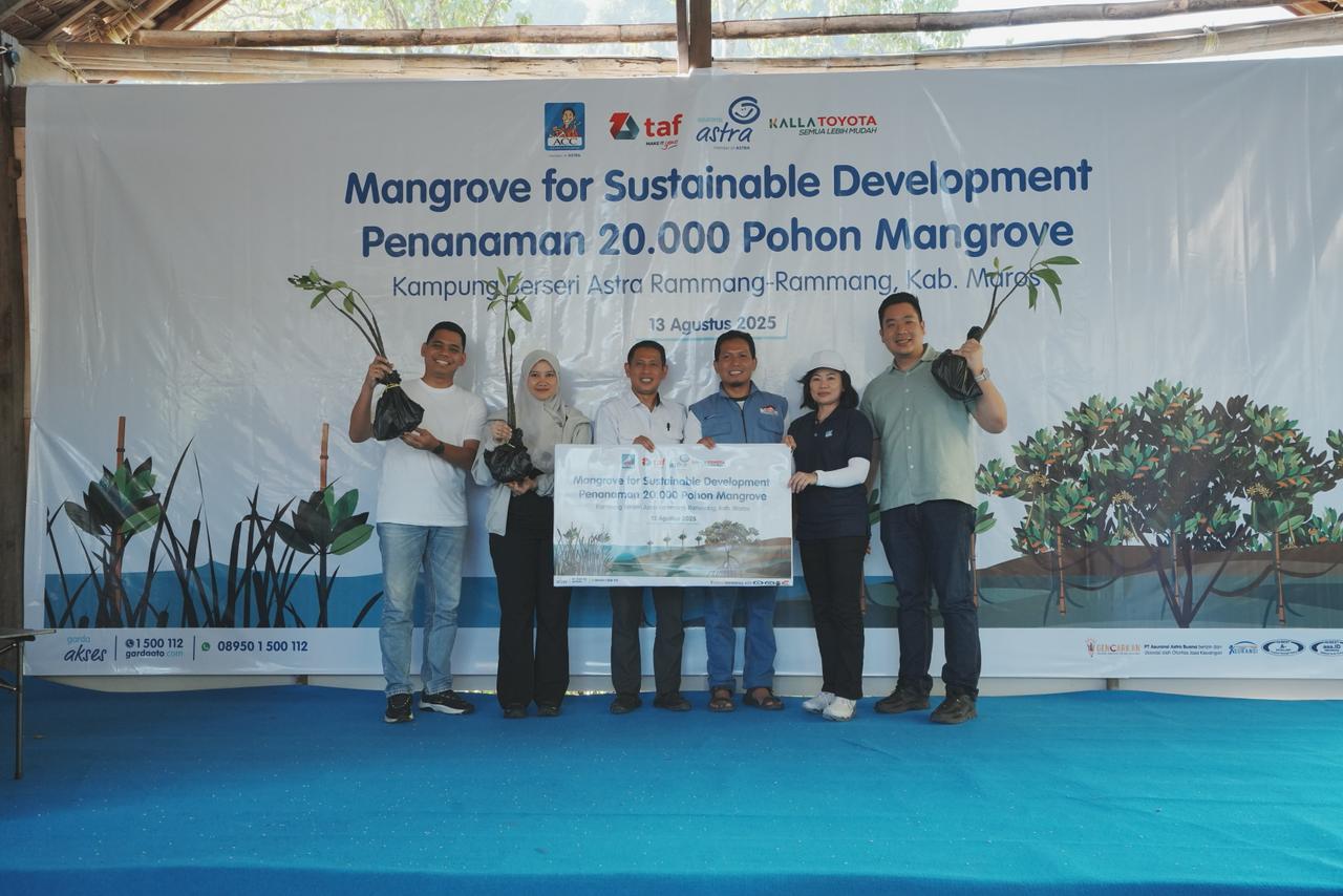 ASTRA GROUP & KALLA TOYOTA TANAM 20.000 MANGROVE DI RAMMANG-RAMMANG, PERKUAT KETAHANAN PESISIR