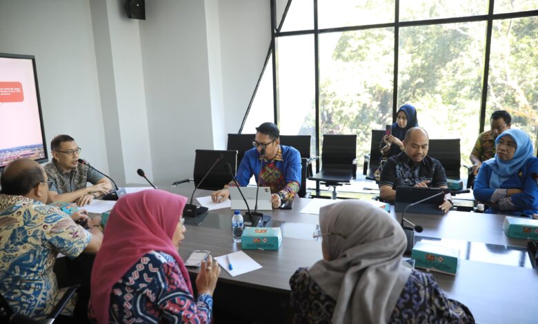 Sekda Zulkifly Minta Pengusaha FO di Makassar Tertib Administrasi