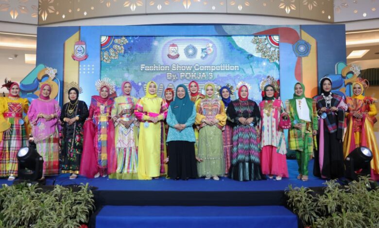 Lestarikan Wastra Sulsel, TP PKK Makssar Gelar Kompetisi Fashion Show di Gebyar PKK