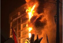 DPRD Sulsel Terbakar Akibat Lemparan Bom Molotov Massa Pengunjuk Rasa
