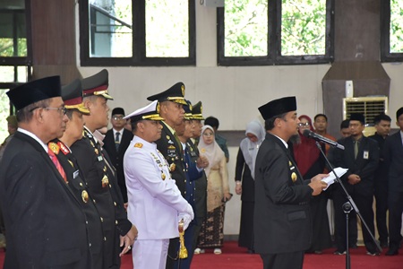 Dalantamal VI Makassar Hadiri Penyematan Penghargaan Satyalancana Karya Satya Tahun 2025 Lingkup Pemprov Sulsel