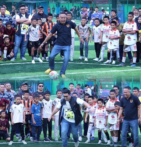 Plt Kadispora Makassar Buka Turnamen Mini Soccer "Perang Bintang" di Banta Bantaeng