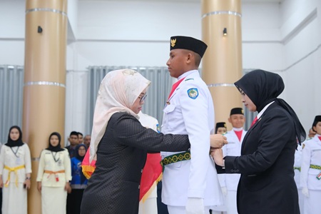 Bupati Husniah Kukuhkan 70 Anggota Paskibraka Gowa 2025