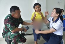 TNI AL Lantamal VI Hadir Tampa Pamrih Sembuhkan Luka Bakar Anak Tersengat Listrik
