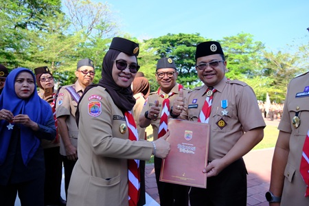 Wabup Gowa Terima Tanda Penghargaan Lencana Pancawarsa II