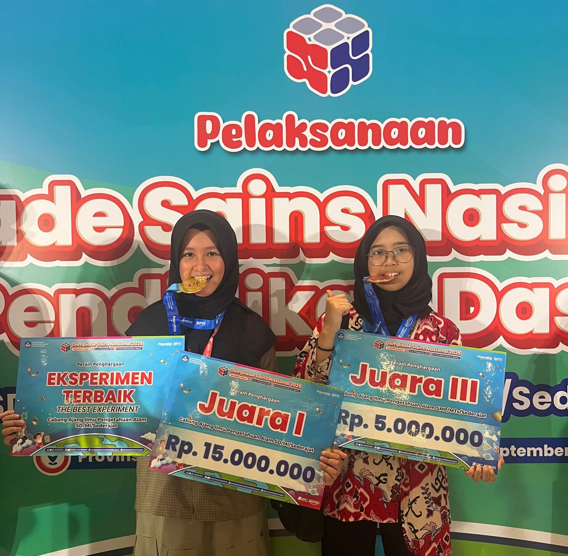 Dua Siswa Sekolah Islam Athirah Raih Emas dan Perunggu di Olimpiade Sains Nasional 2025