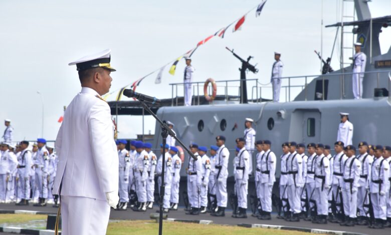 Peringati HUT Ke-80 TNI AL Tahun 2025, Kodaeral VI Laksanakan Upacara
