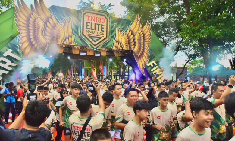 Angkat Bendera Start, Dankodaeral VI Bersama Forkopimda Sulsel Lepas Ribuan Peserta Elit Marathon HUT TNI Ke-80 Tahun 2025