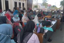 Ratusan Pemohon SKCK Kembali Berjubel di Mako Polres Selayar Sejak Subuh