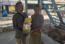 Giat Berbagi Kembali Digelar Komunitas Peduli Sesama Kabupaten Selayar di Wilayah Kelurahan Benteng Selatan