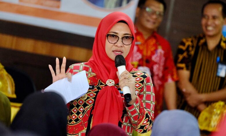 Bantuan PKH dan Sembako Disalurkan, Pemkab Gowa Tegaskan Komitmen Kurangi Beban Warga