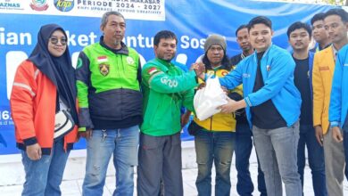 KNPI Makassar Berbagi Ratusan Paket Sembako untuk Driver Ojol