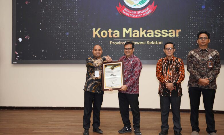 Pemkot Makassar Raih Penghargaan Gadjah Mada Digital Transformation Governance Index Awards 2025
