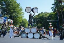 Warga Makassar Antusias Menyaksikan Kirab Drum Band Taruna AAL Adalah Harmoni Semangat Maritim dan Kejayaan Pelaut Ulung Makassar