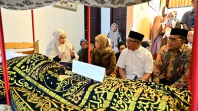 Aliyah Mustika Ilham dan Ilham Arief Sirajuddin Melayat Almarhum H. Andi Chaerul Andi Tau Sosok Teladan yang Mengabdi untuk Makassar