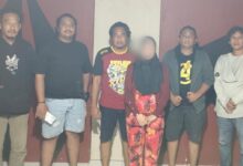 Gelapkan Uang Toko Buat Judi Online Seorang Perempuan Diamankan Tim Opsnal Polsek Kota