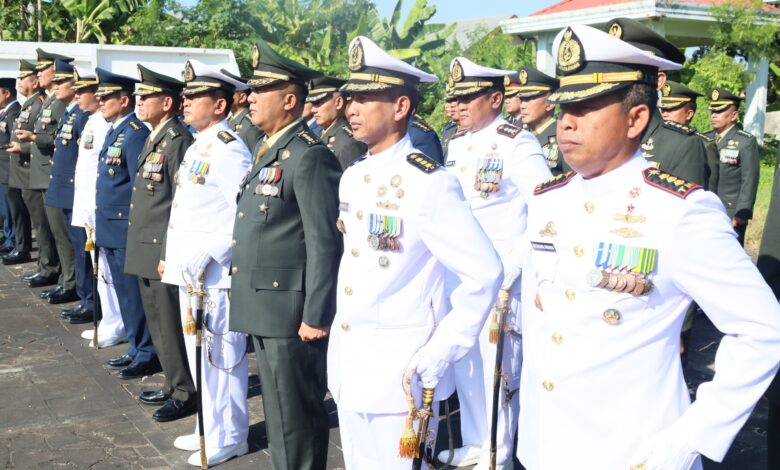 Kodaeral VI Ikuti Ziarah Nasional HUT Ke-80 TNI Tahun 2025 di TMP Panaikang
