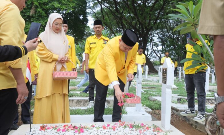 Munafri Pimpin Ziarah dan Tabur Bunga Peringati HUT Golkar ke-61 di TMP Panaikang